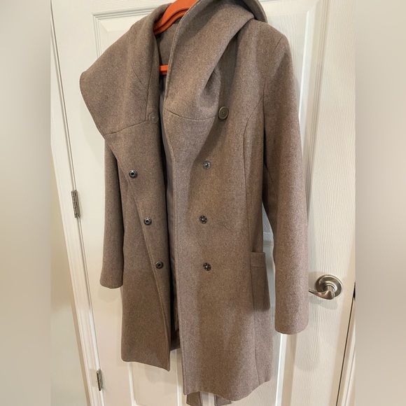 Wool wrapped coat 🧥 - Picture 3 of 5